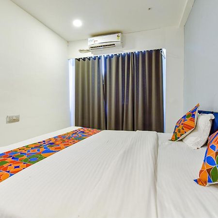 Fabhotel Code 수라트 외부 사진