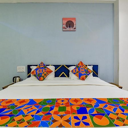 Fabhotel Code 수라트 외부 사진