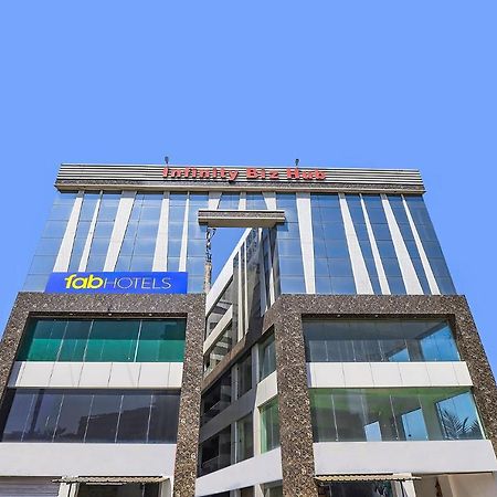 Fabhotel Code 수라트 외부 사진
