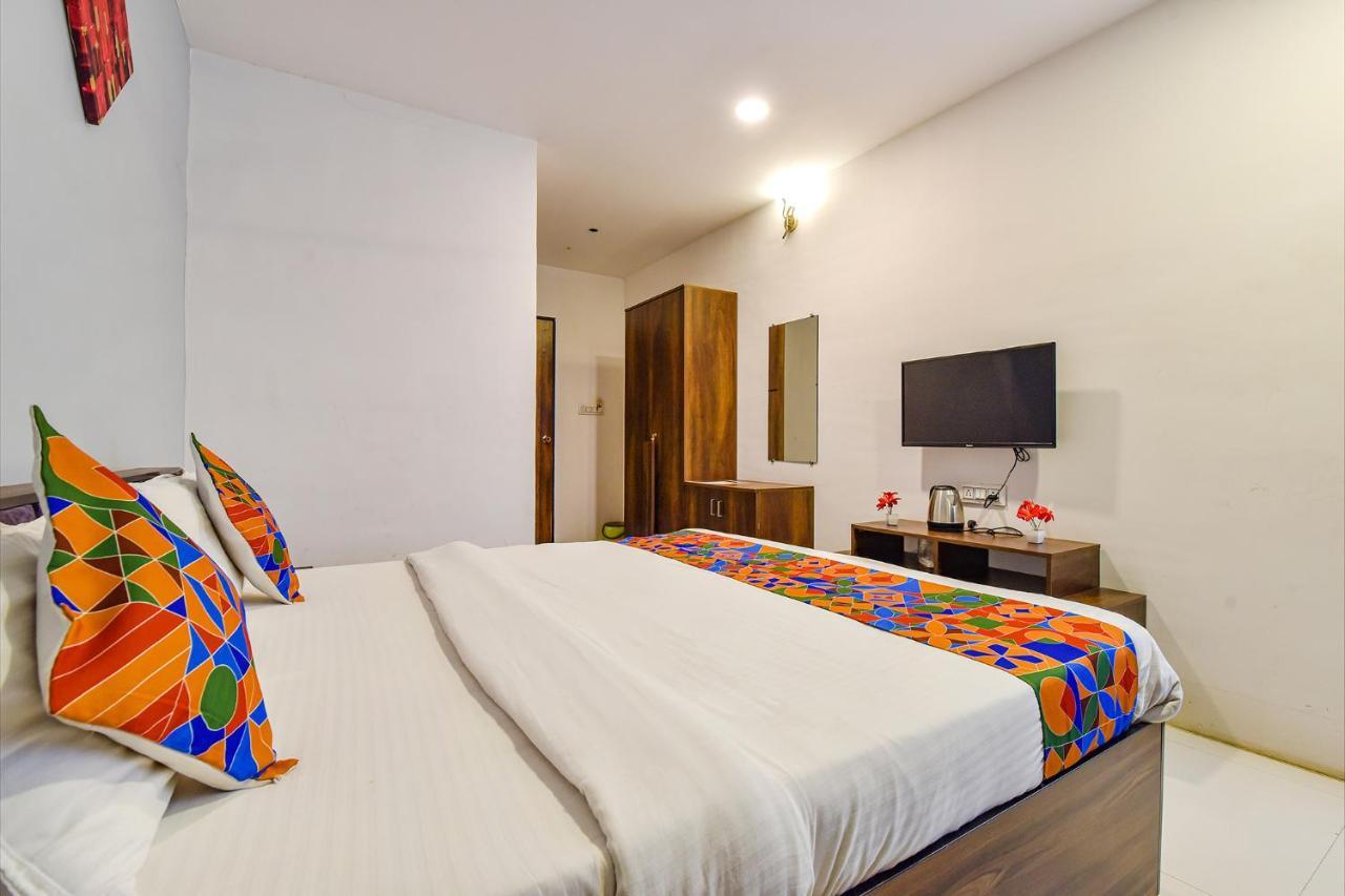 Fabhotel Code 수라트 외부 사진